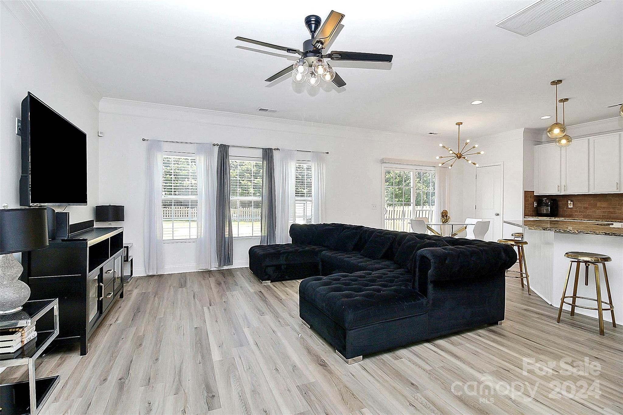 Hamilton Lakes - Residential