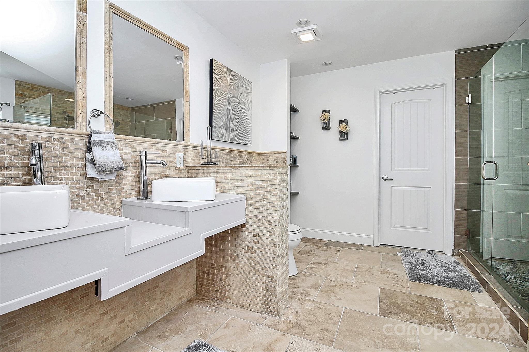 Hamilton Lakes - Residential