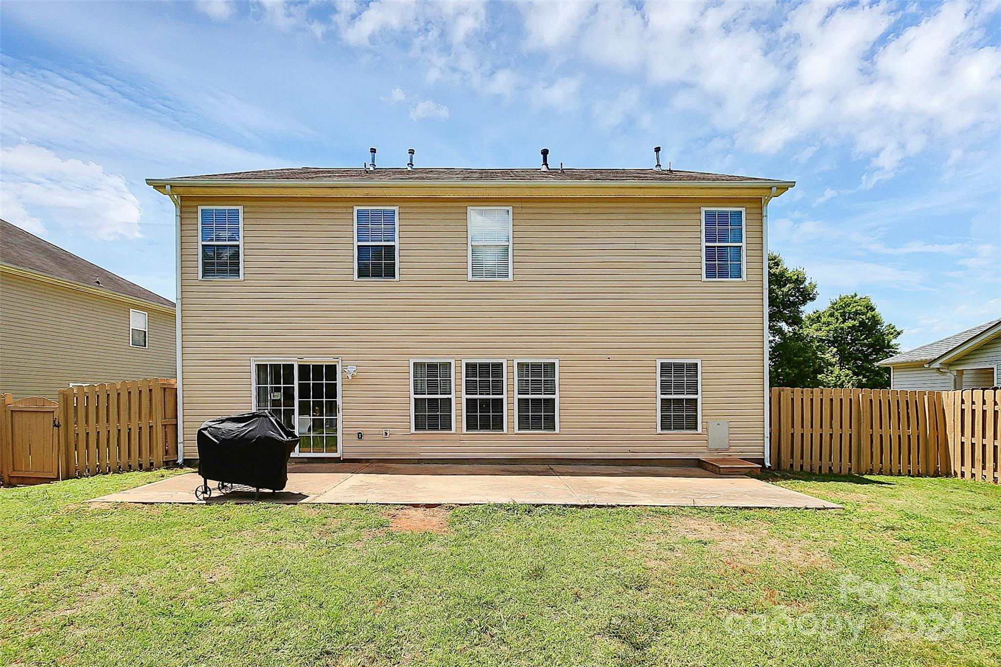 Hamilton Lakes - Residential