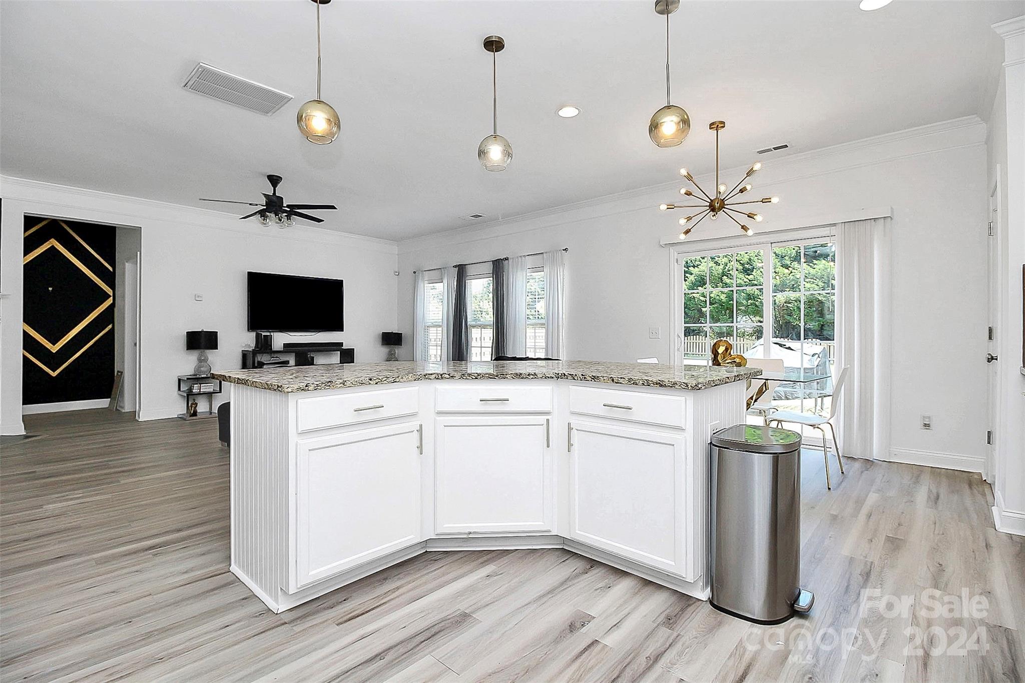 Hamilton Lakes - Residential