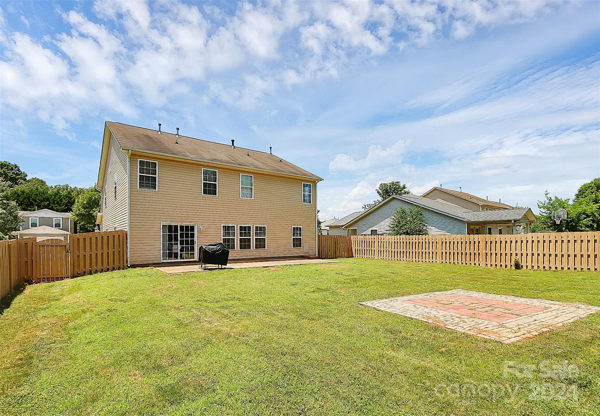 Hamilton Lakes - Residential