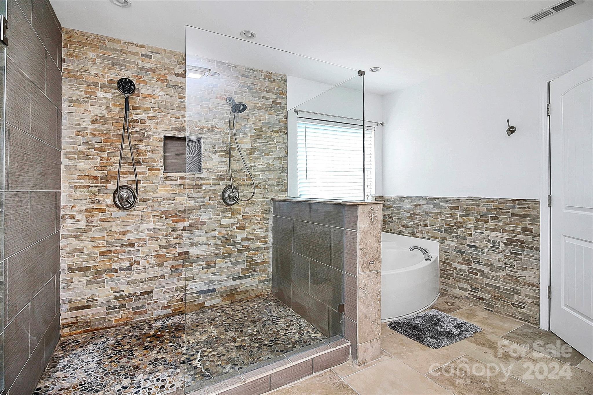 Hamilton Lakes - Residential