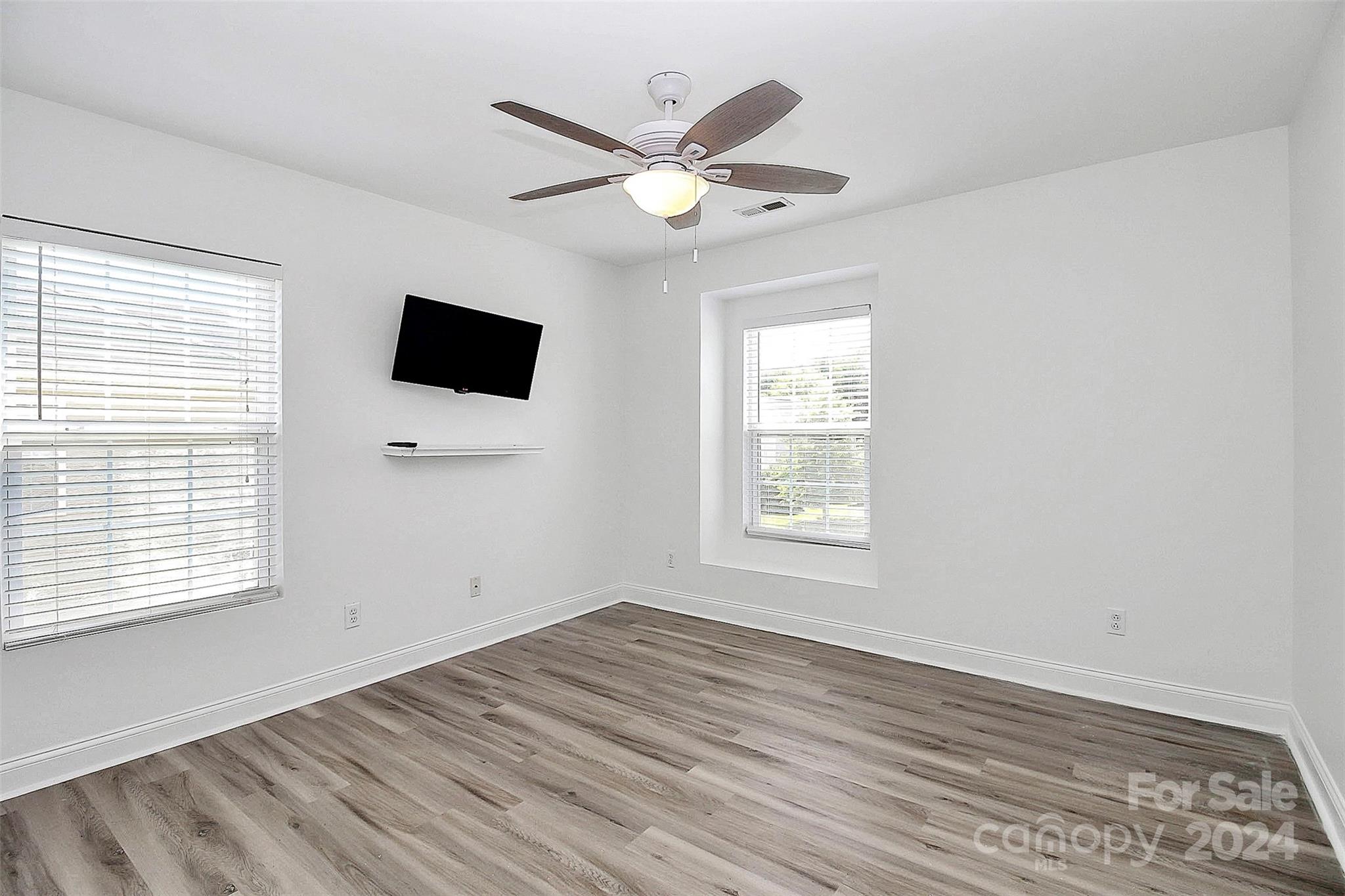 Hamilton Lakes - Residential