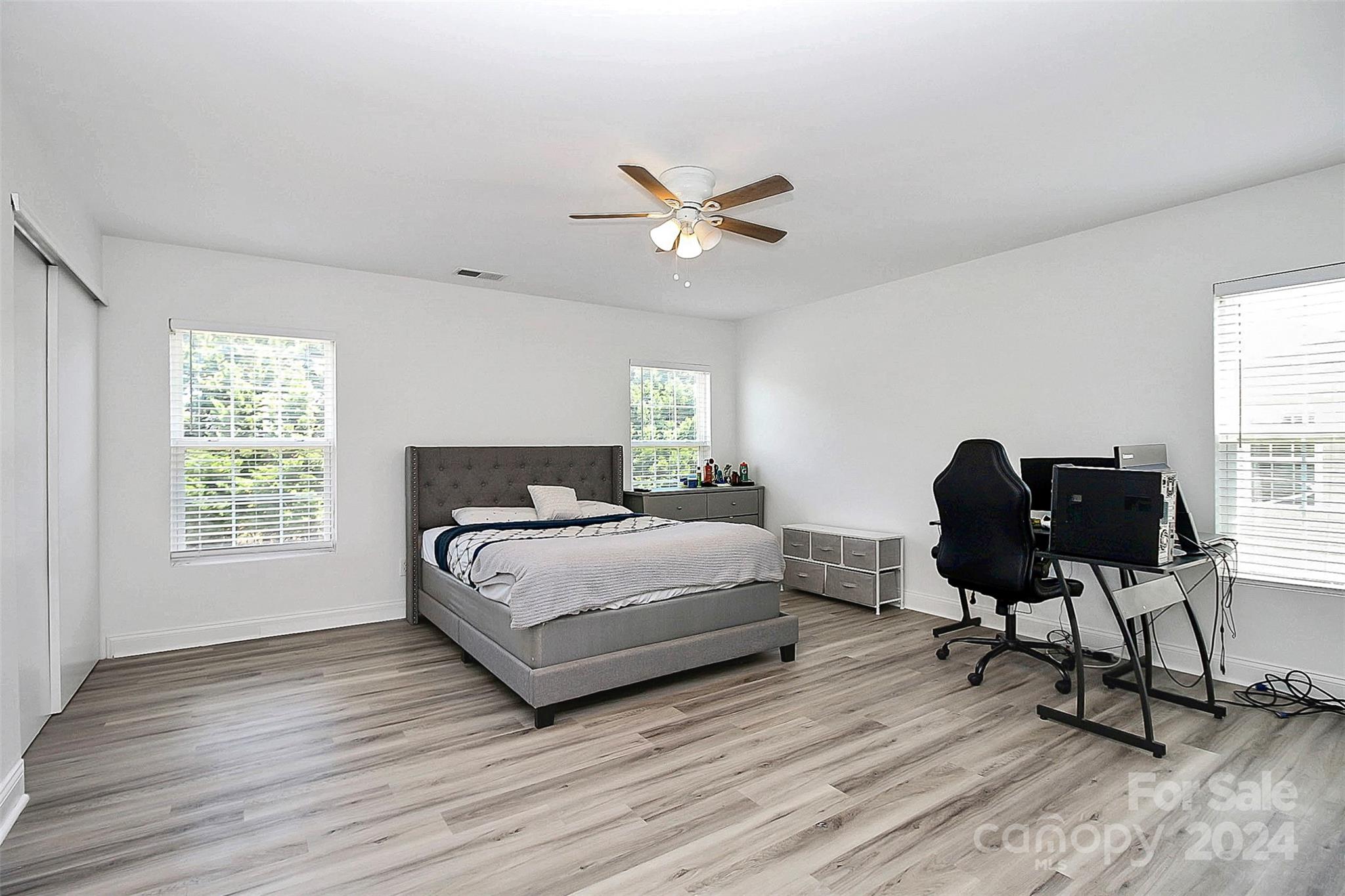 Hamilton Lakes - Residential