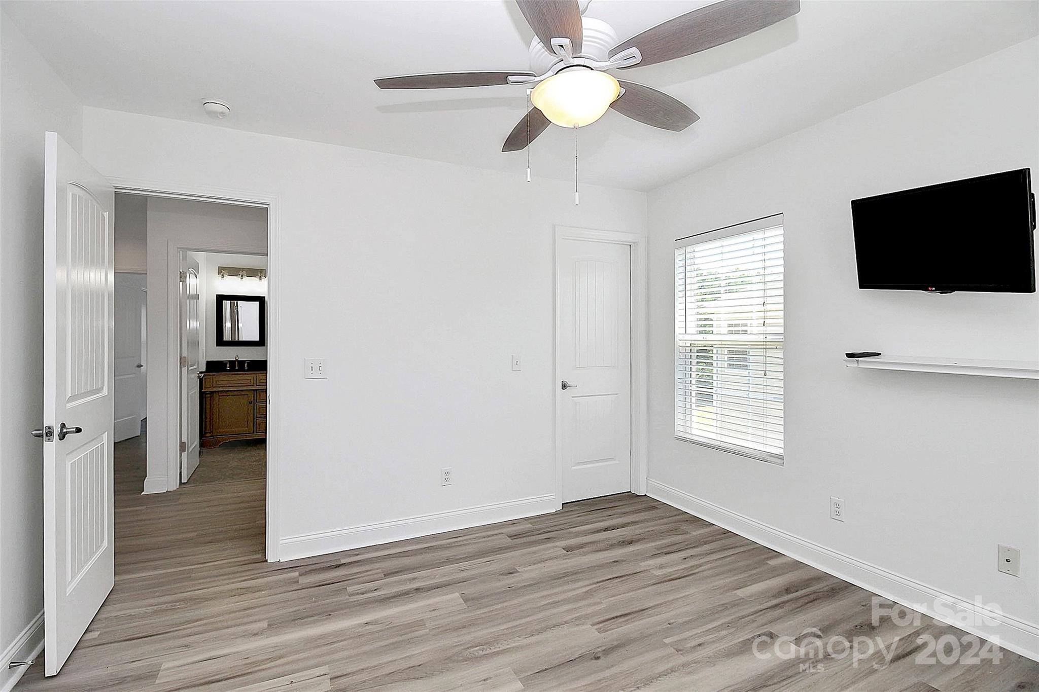 Hamilton Lakes - Residential