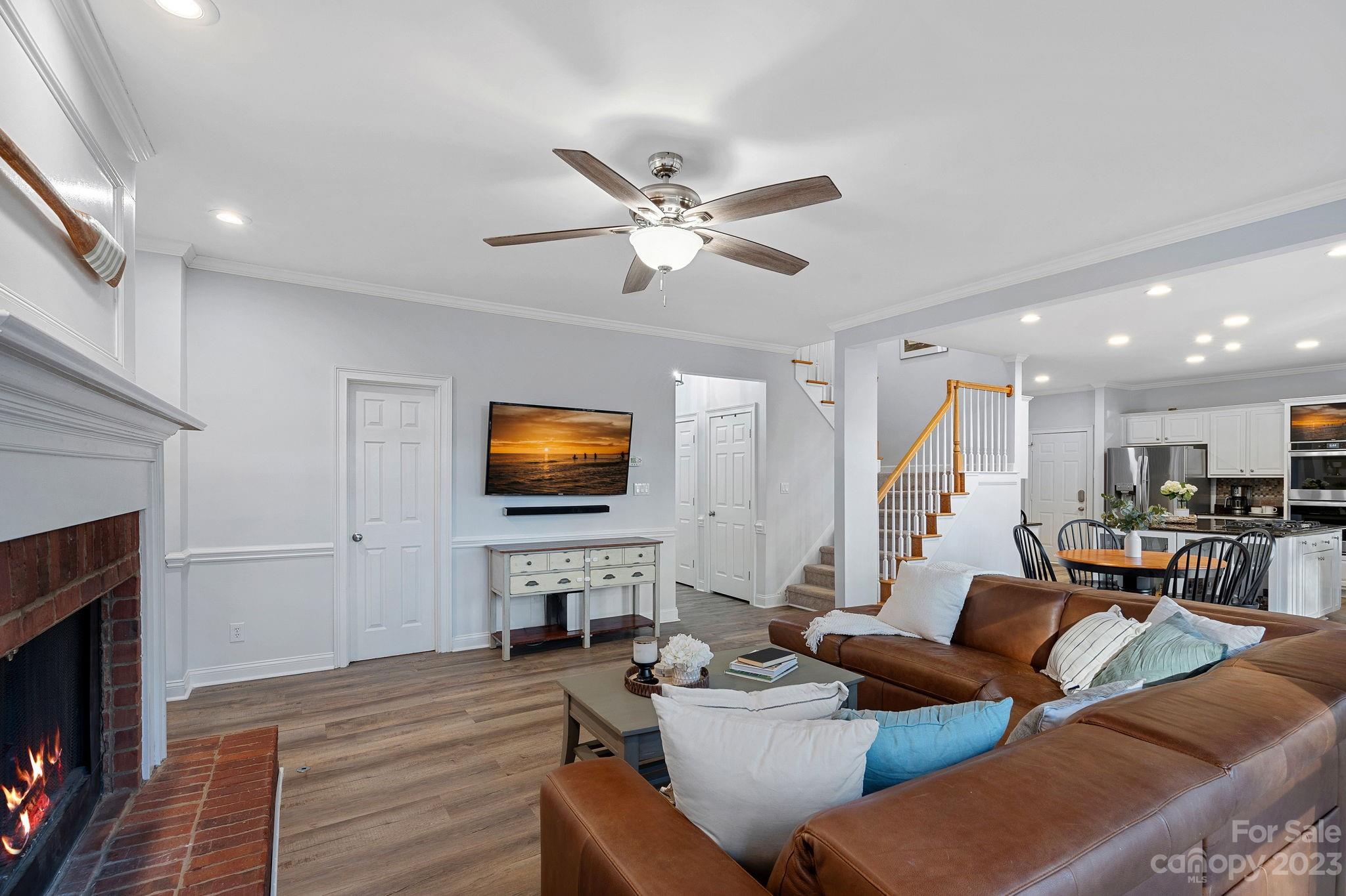 The Harbour At The Pointe - Residential