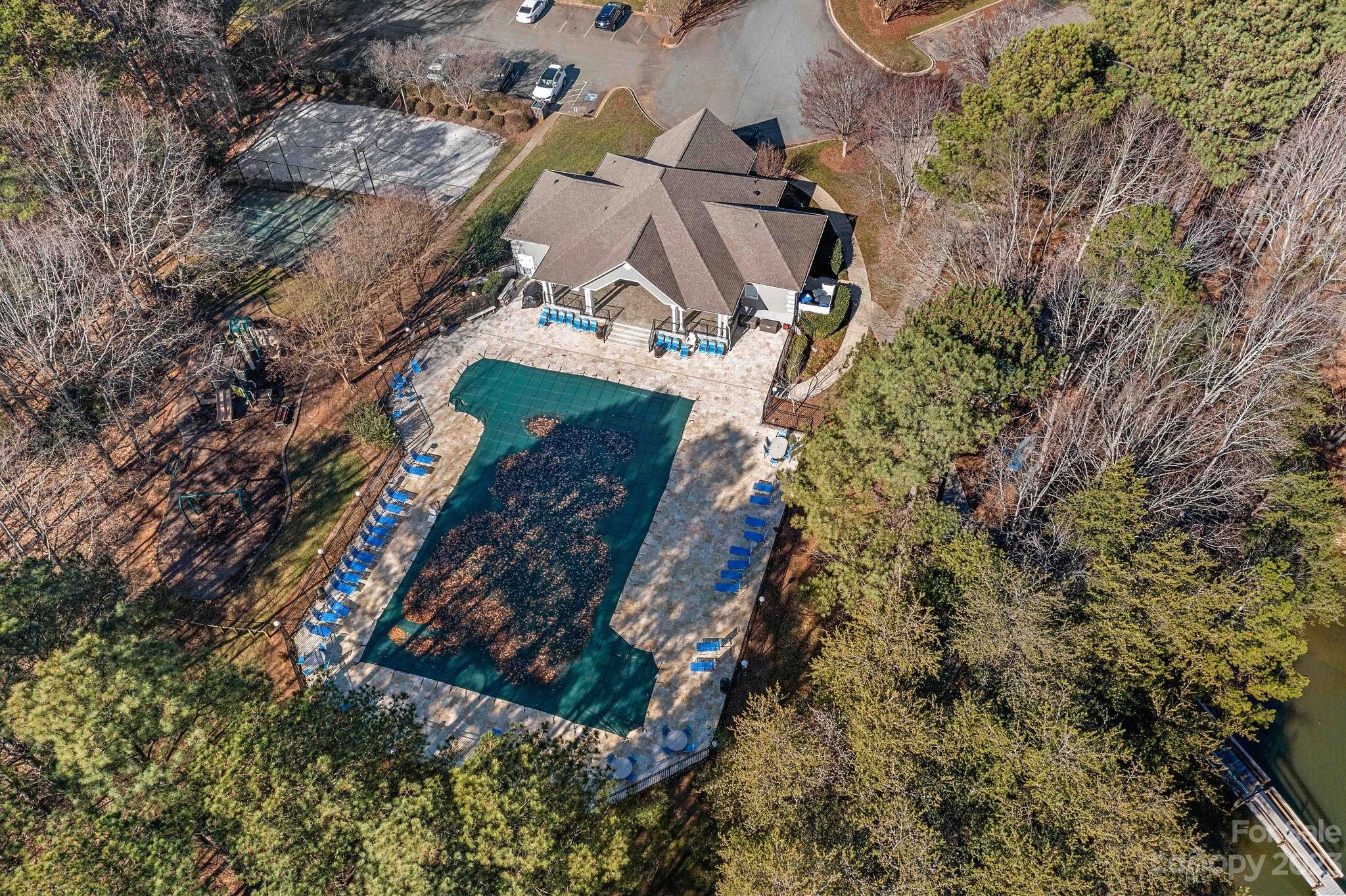 The Harbour At The Pointe - Residential