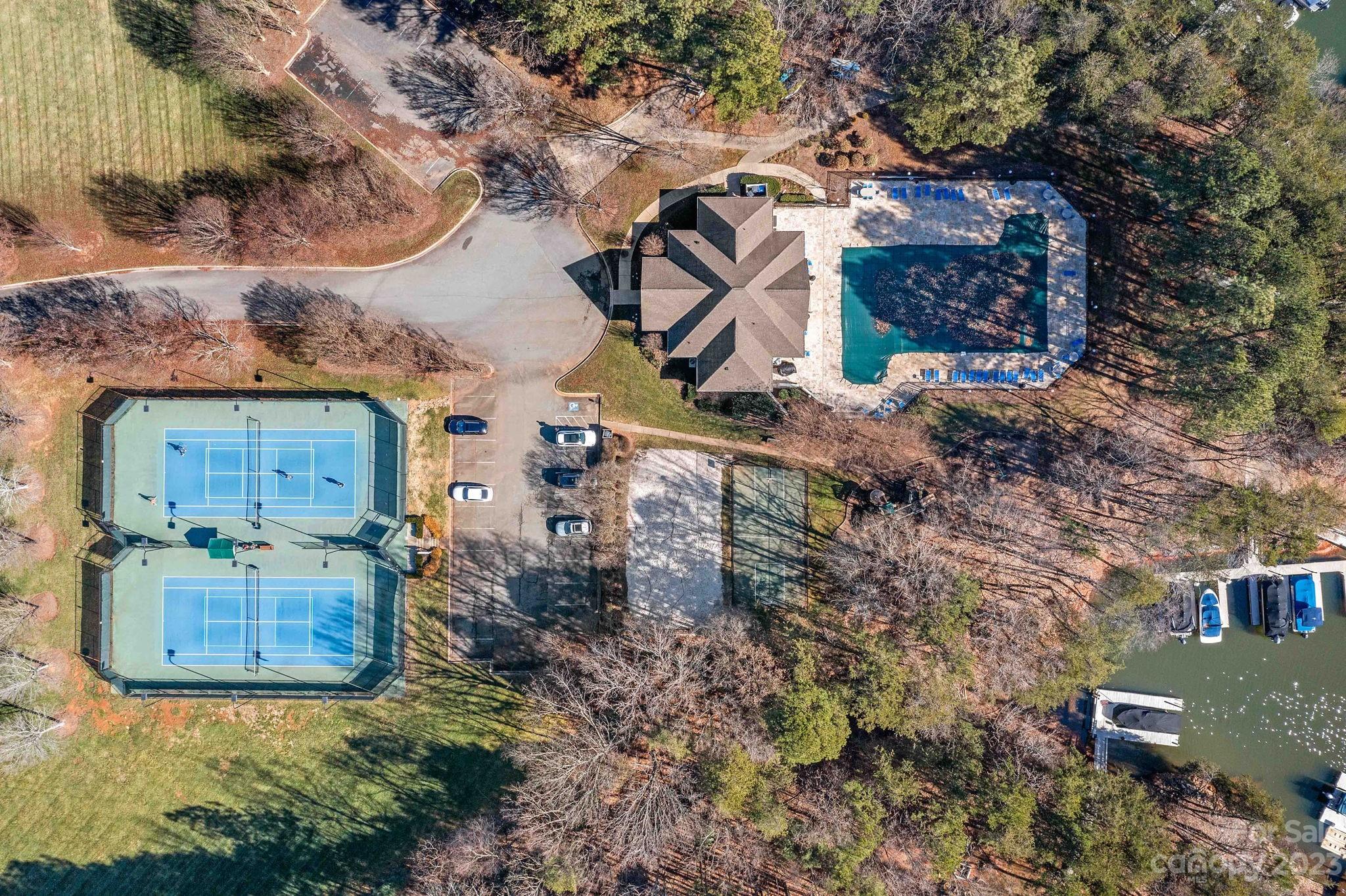 The Harbour At The Pointe - Residential