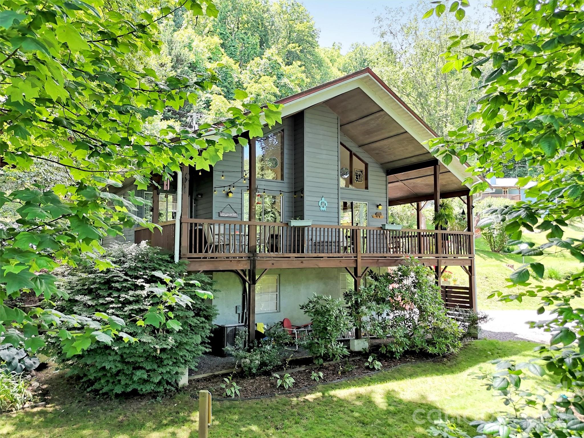 10 Bridle Drive