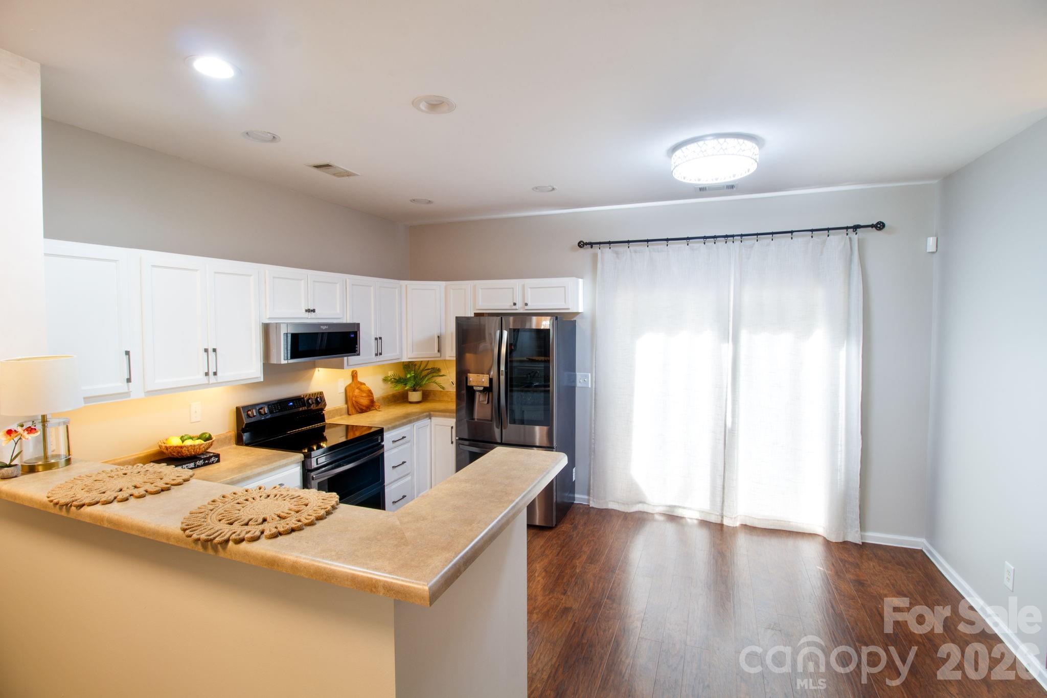 Cascades at River Crossing - Residential