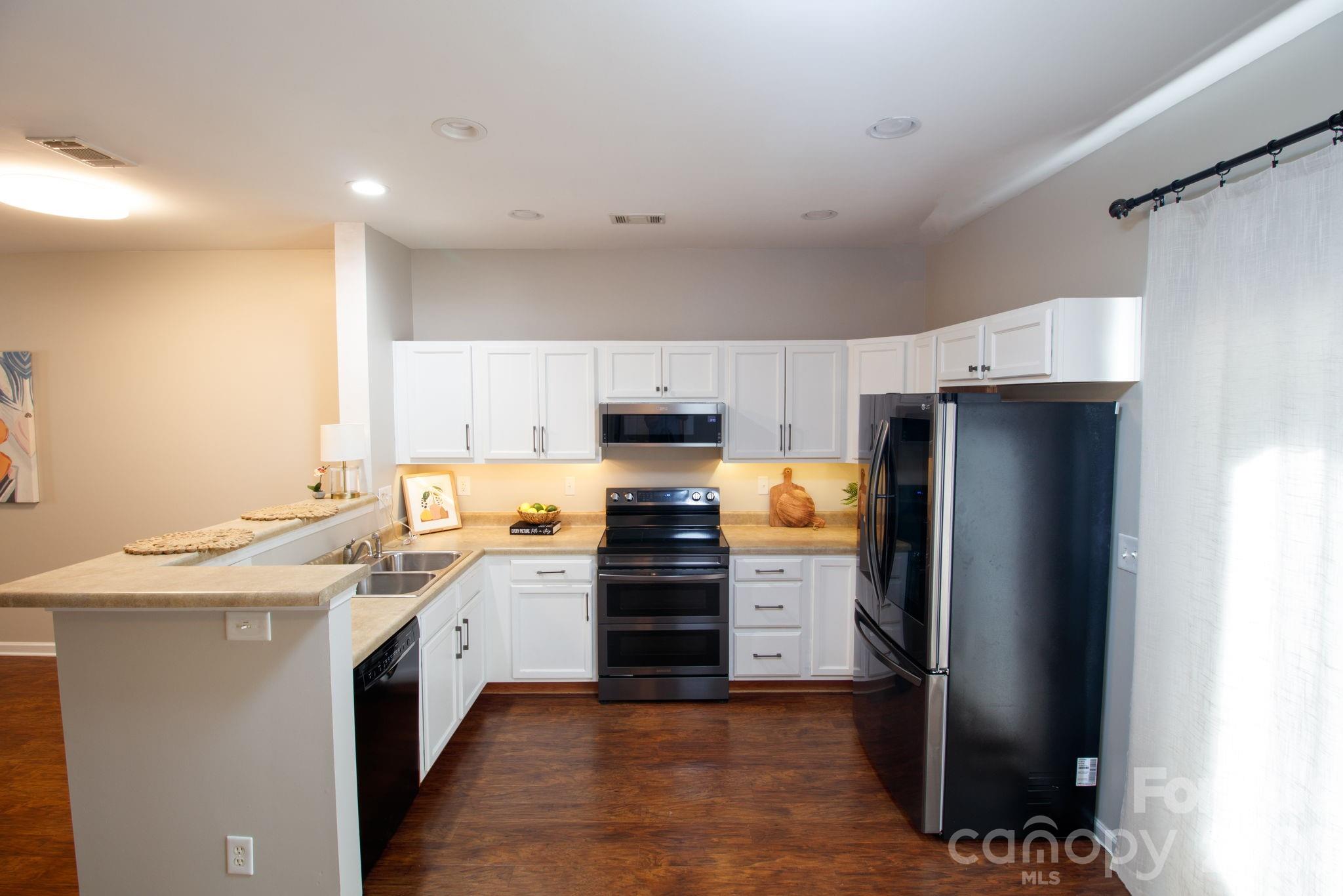 Cascades at River Crossing - Residential