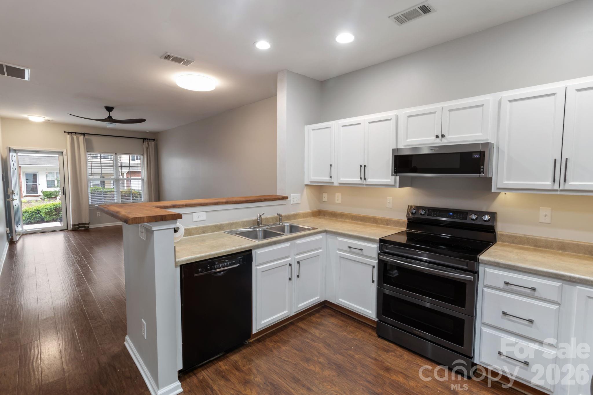 Cascades at River Crossing - Residential