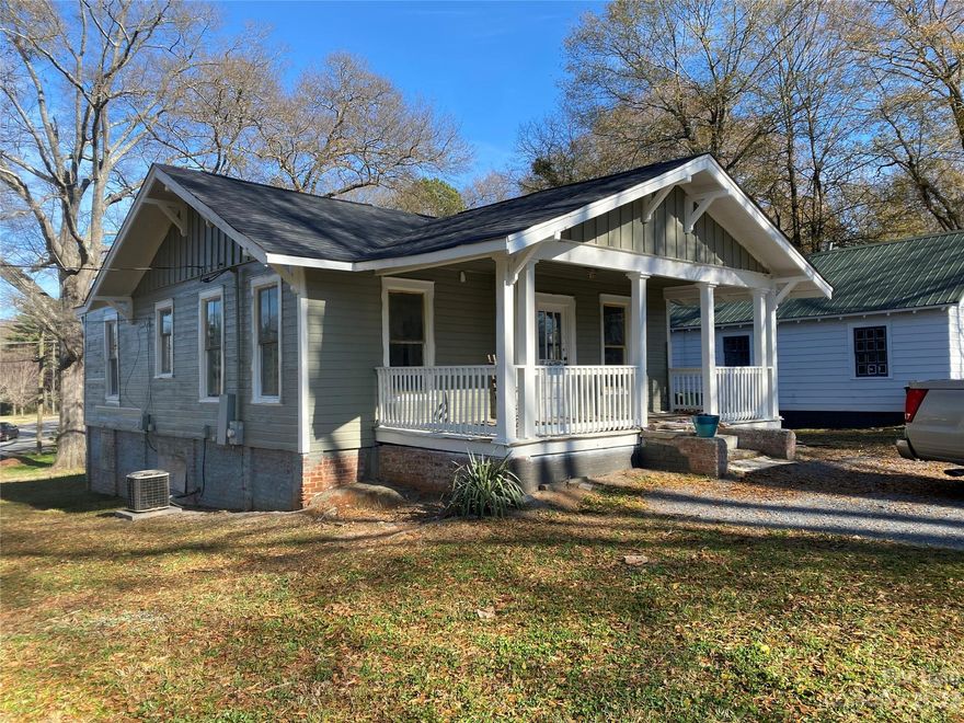 Beautifully renovated ranch in Historic York/Chester, Gastonia. 2 large bedrooms with refinished hardwoods & custom paint. There is a formal dining room and living room with ceiling fans throughout. The kitchen features Stainless Steel Appliances, Granite Countertops and Tile Backsplash. Newer HVAC and water heater. All electric utilities.
