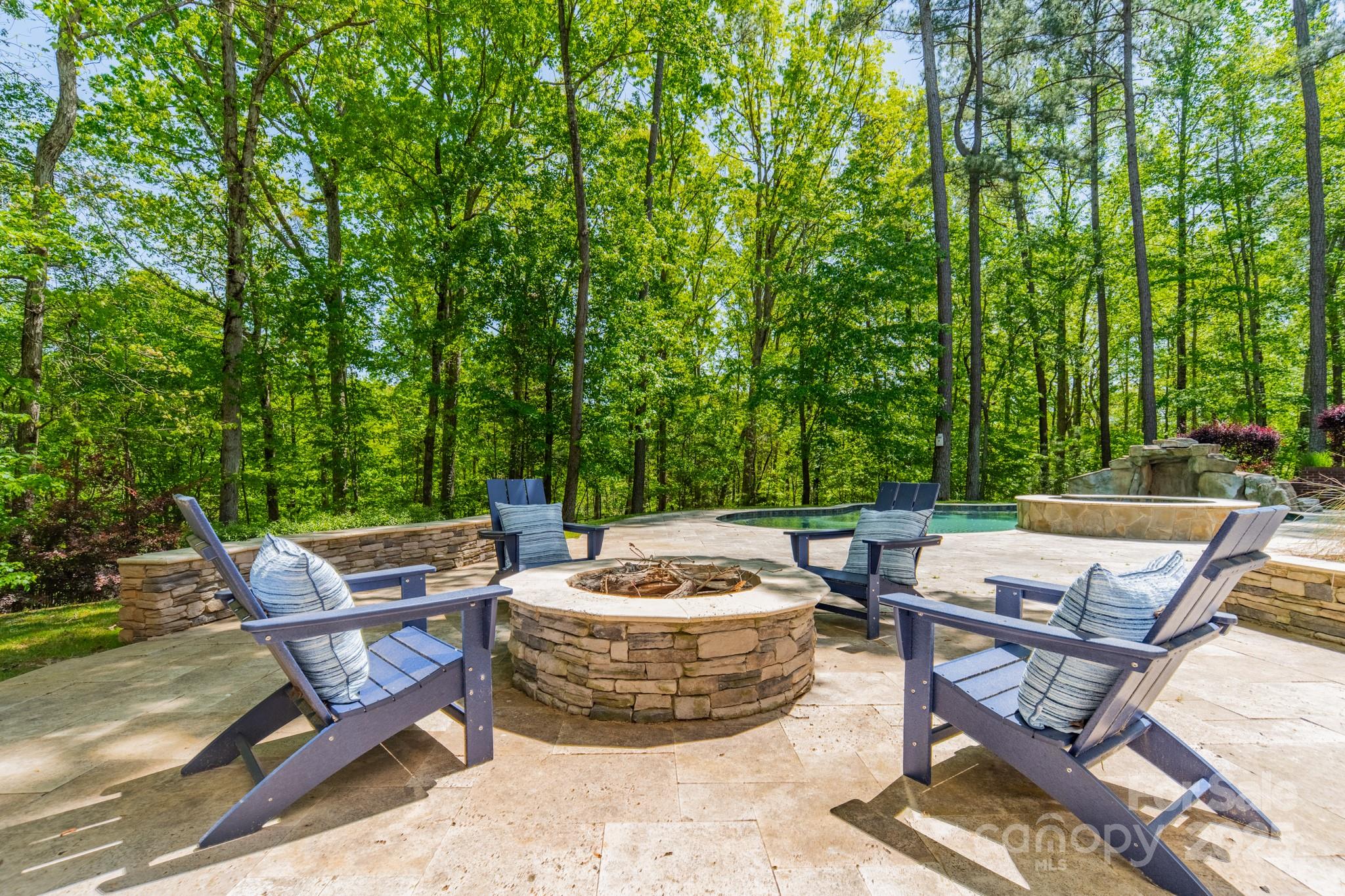 5868 Savona Terrace