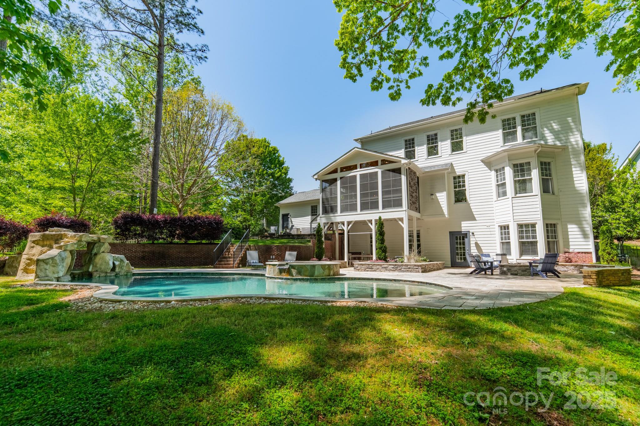5868 Savona Terrace