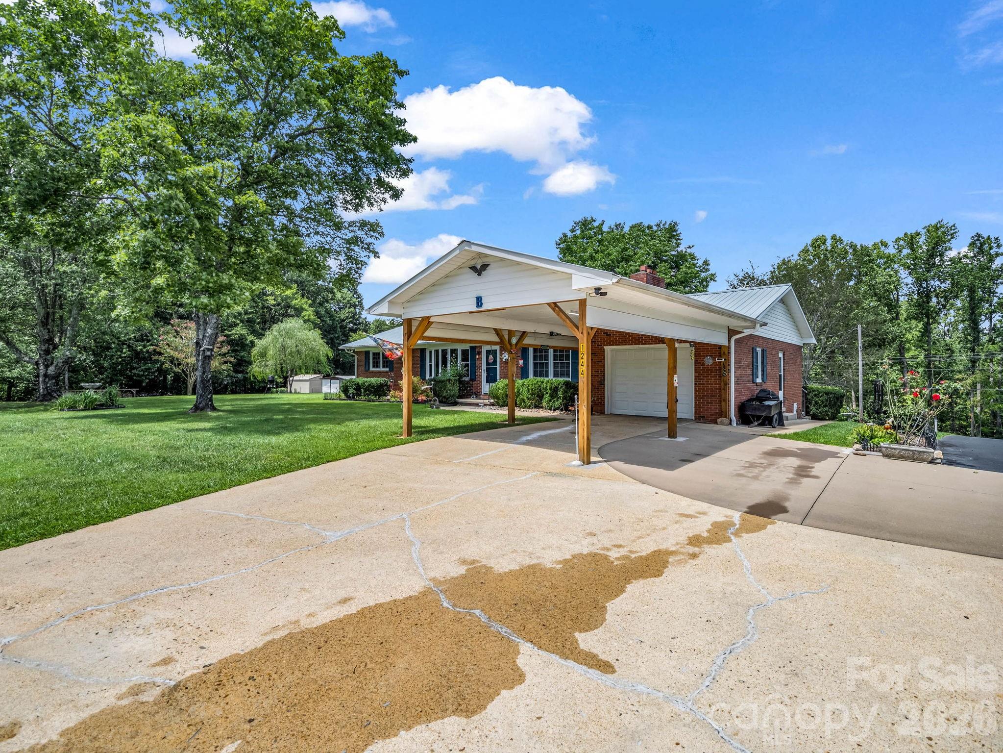 1244 Old Hwy 10 Highway E
