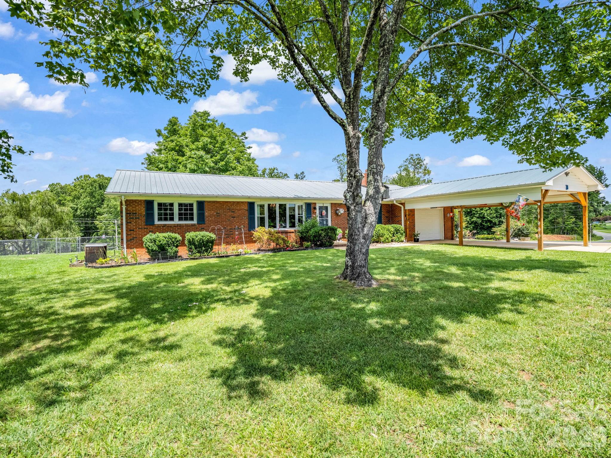 1244 Old Hwy 10 Highway E