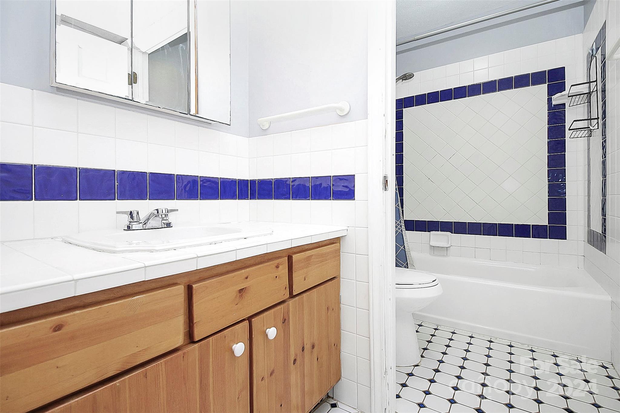 Sharon Lakes - Residential