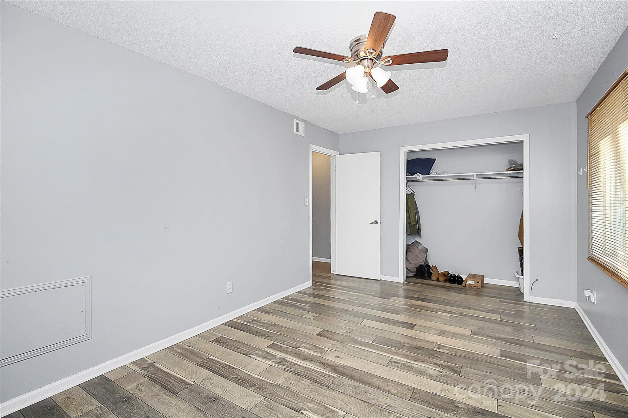 Sharon Lakes - Residential