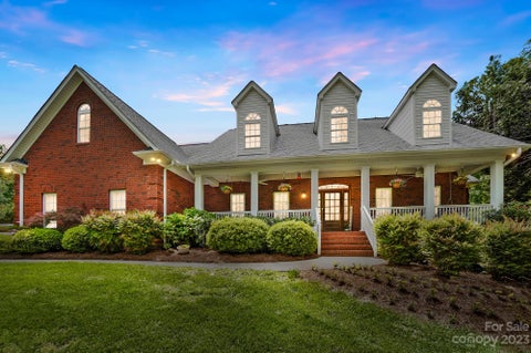 Photo of 400 Country Walk Lane, Midland, NC 28107 (MLS # 3940314)