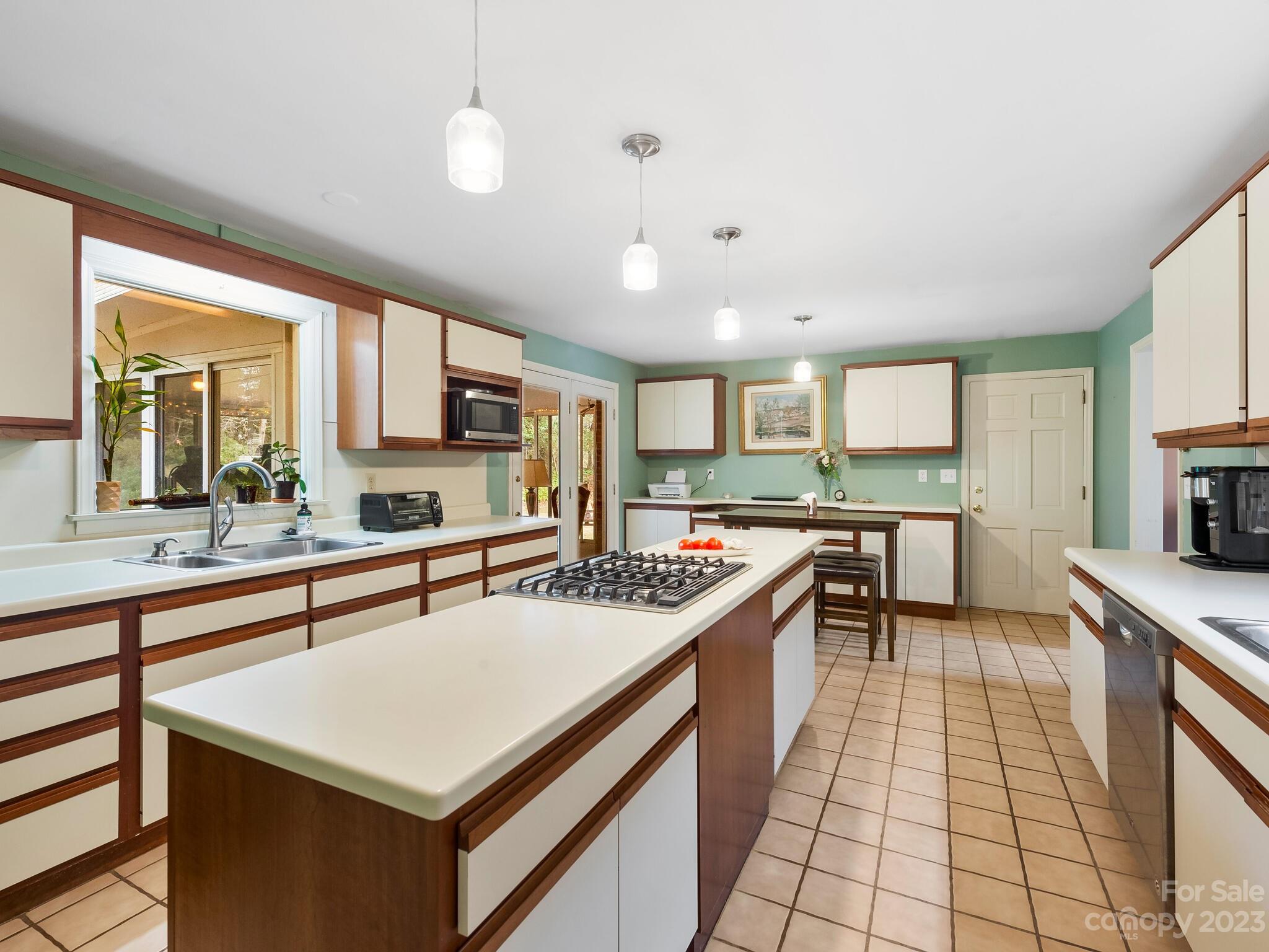 Crestwood - Residential