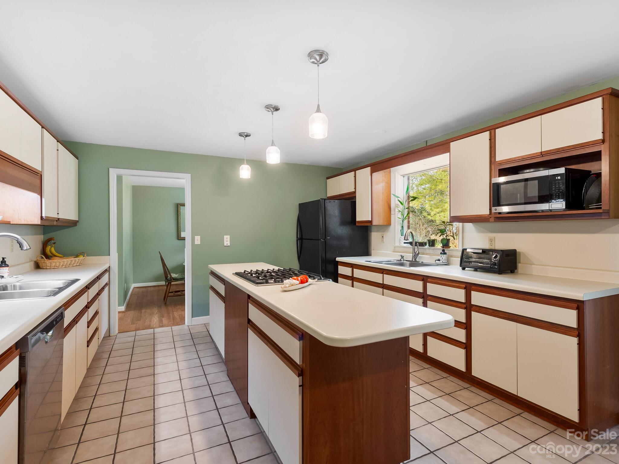 Crestwood - Residential