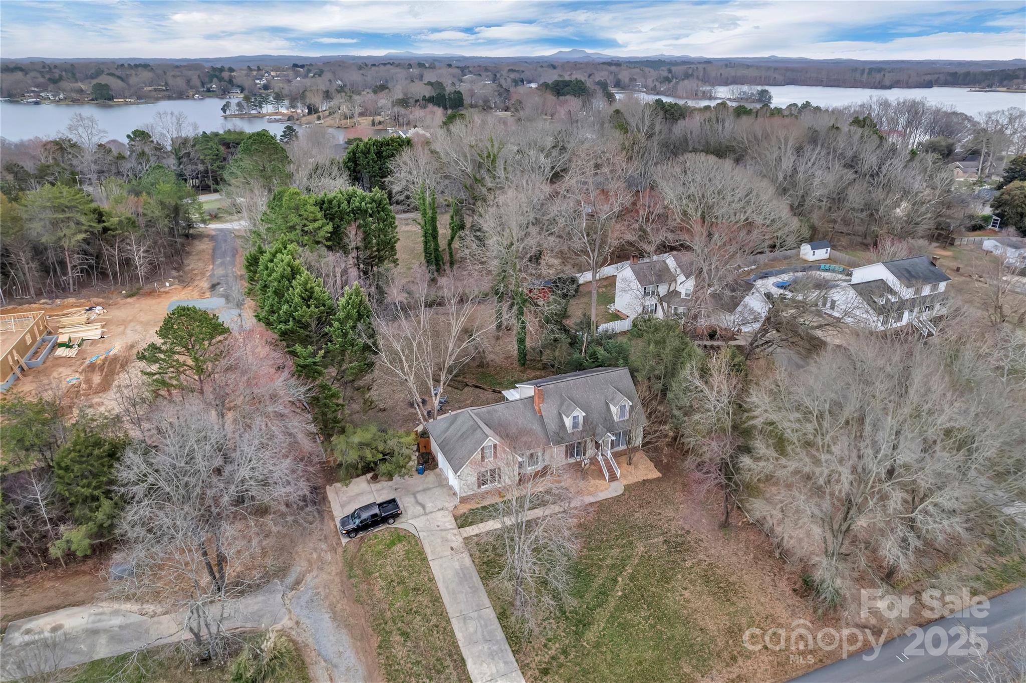 2201 Holly Lane