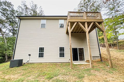 Single Family Residence in Albemarle NC 429 Woodcrest Lane 12.jpg