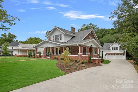Photo of 709 N Main Street, Davidson, NC 28036 (MLS # 4288592)