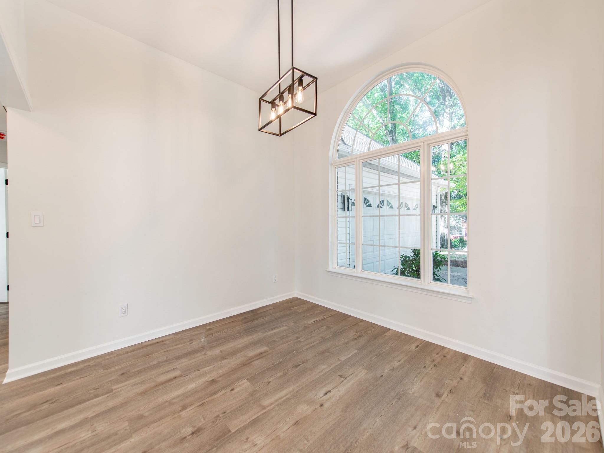 810 Greenhill Drive