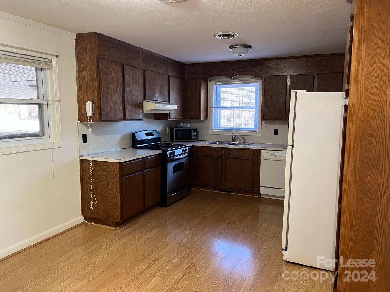 Meadow Brook - Residential Lease