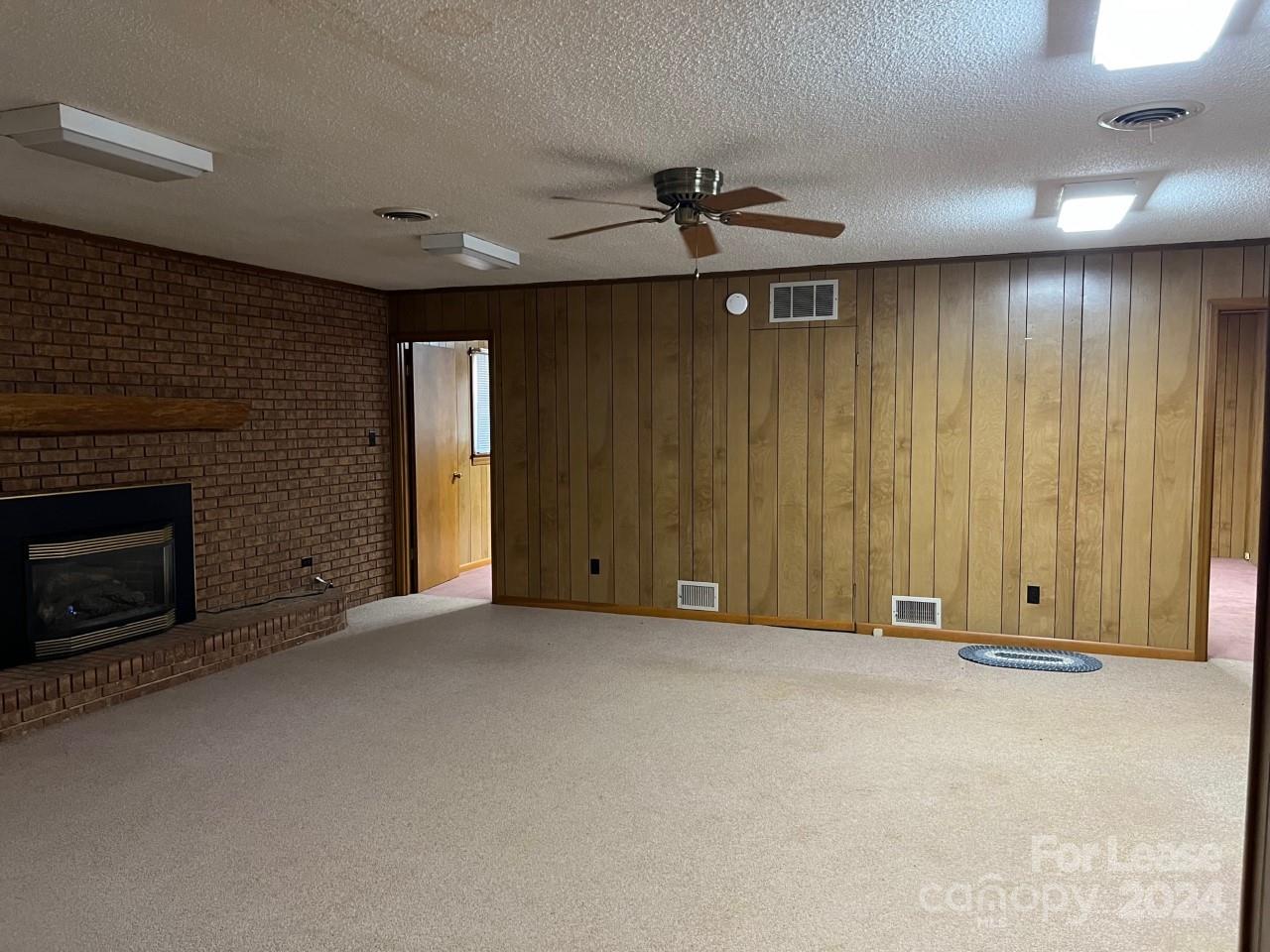 Meadow Brook - Residential Lease