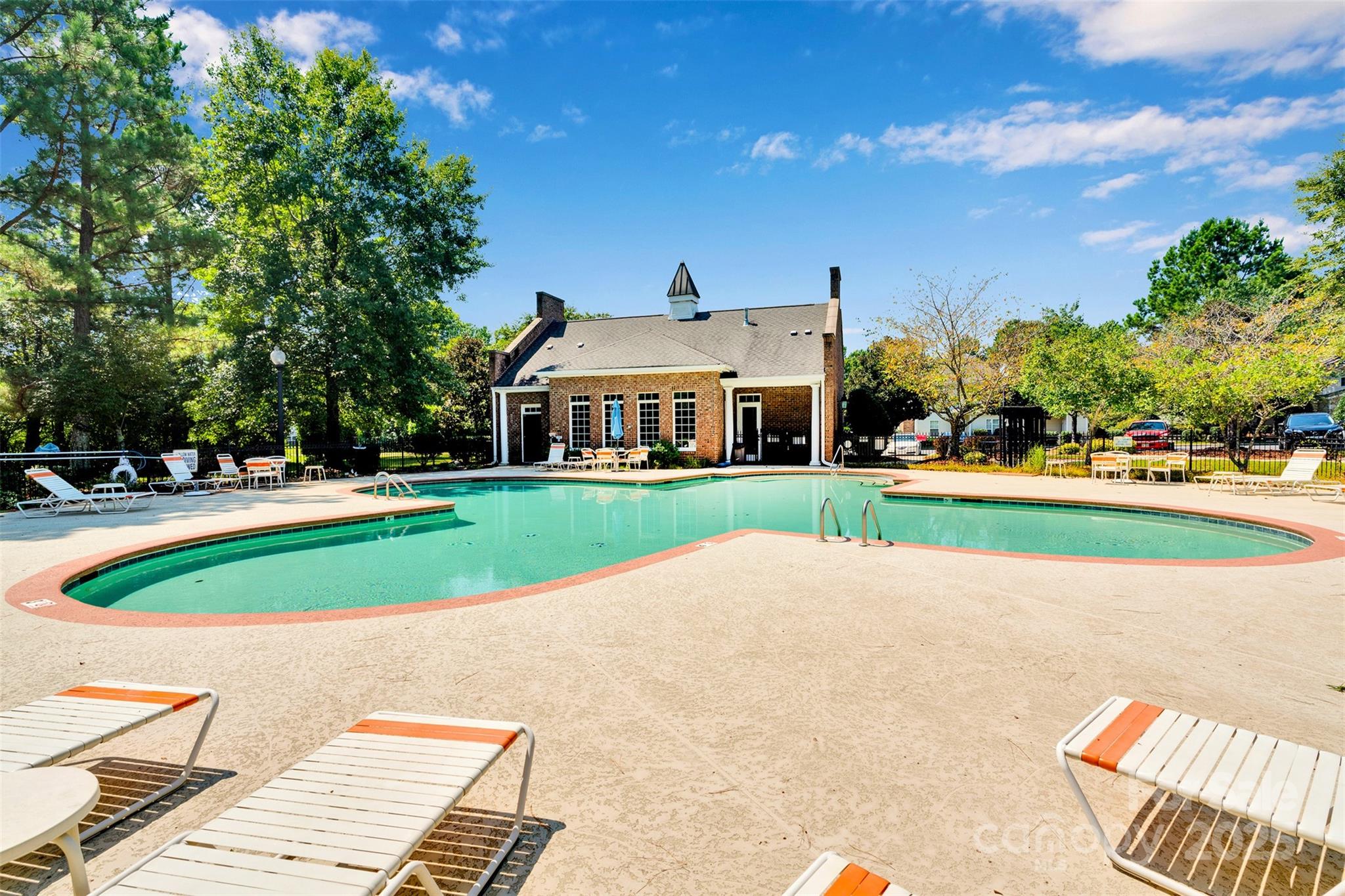 Savannah Townhomes - Residential