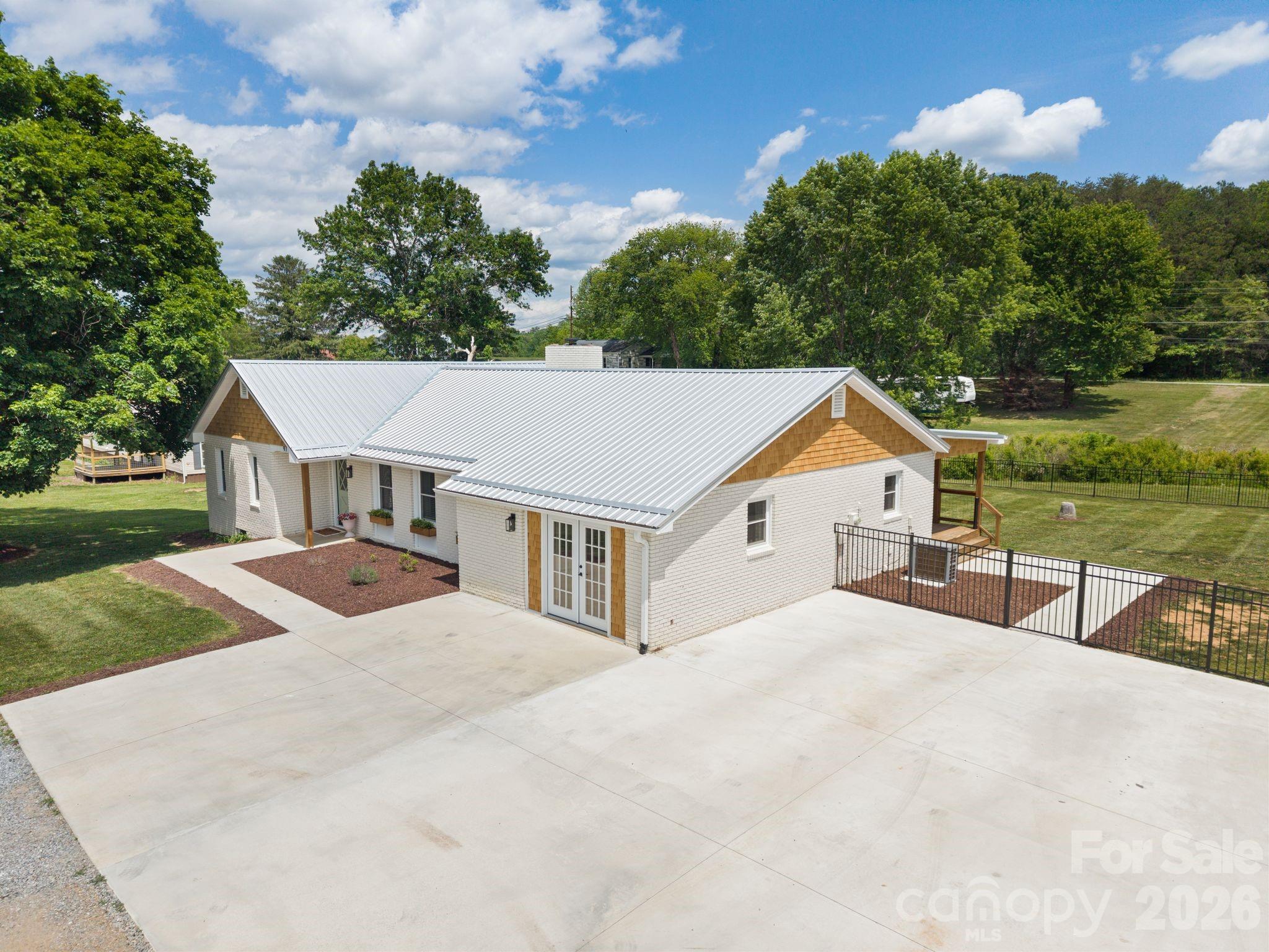 97 Paul Holland Road