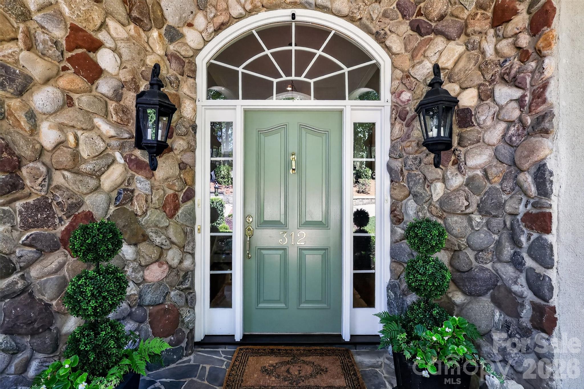 312 Eagles Walk