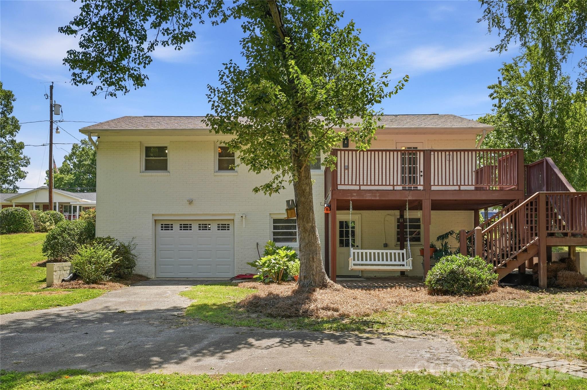 520 Eastway Avenue 37