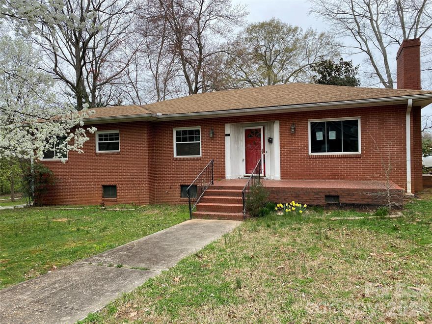 2 bedroom / 1 bathroom brick ranch in Salisbury. The home features hardwood floors, spacious living room with fireplace, a formal dining area, and kitchen open to den. Unfinished partial basement with exterior entry. Sunroom off of kitchen. Patio at basement entry. HUD case 387-142853. Sold (IE) FHA insurable w/ repair escrow, subject to buyer appraisal. Property owned by US Dept. of Housing and Urban Development. Sold AS/IS without repairs or warranties. Seller, its agents &/or assigns make no representations or warranties as to property condition. Pre-1978 properties includes Lead Based Paint Addendum. Buyer & their agent to verify all information including schools, HLA, & all systems. Seller may contribute up to 3% for buyer’s closing if requested at the time of bid submission . EQUAL HOUSING OPPORTUNITY.