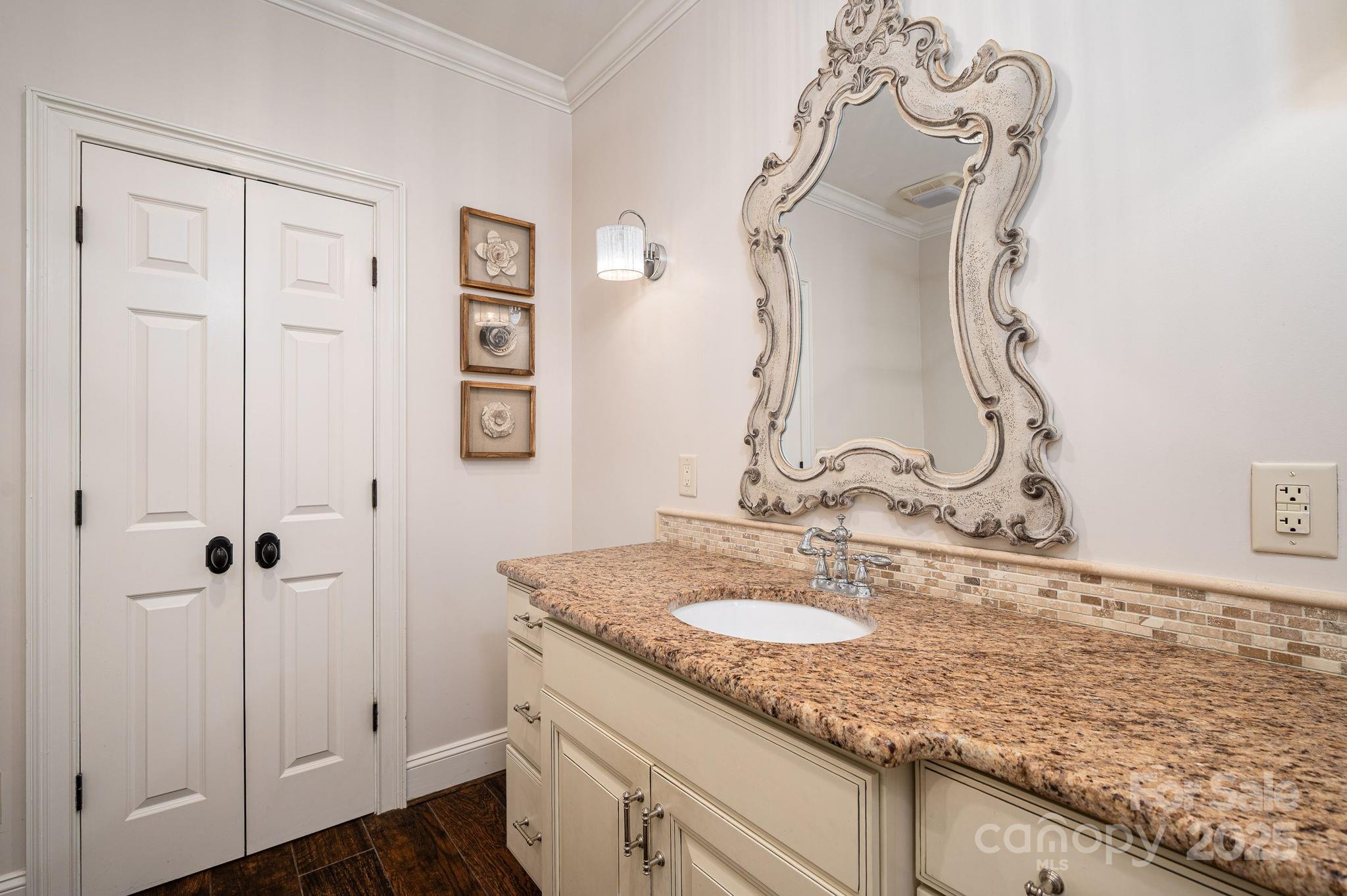 River Lakes - Residential