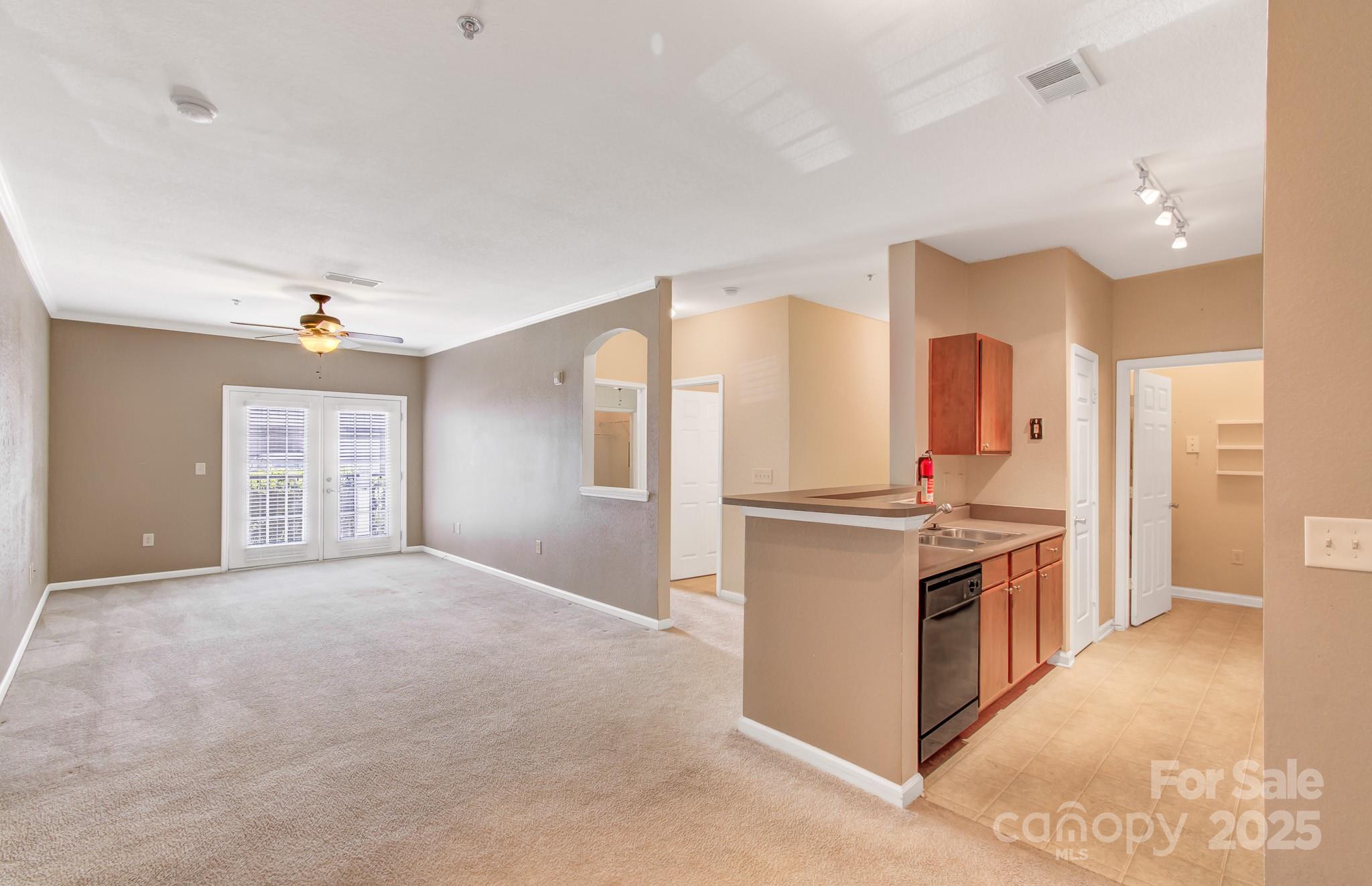 400 Vista Lake Drive 103