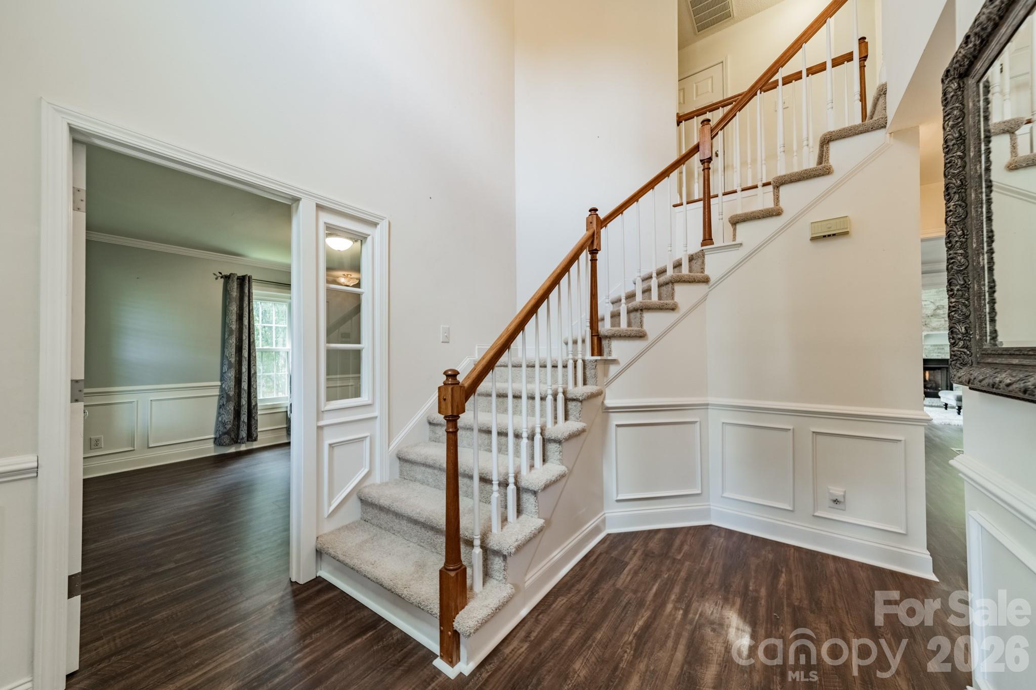 5619 Linda Vista Lane