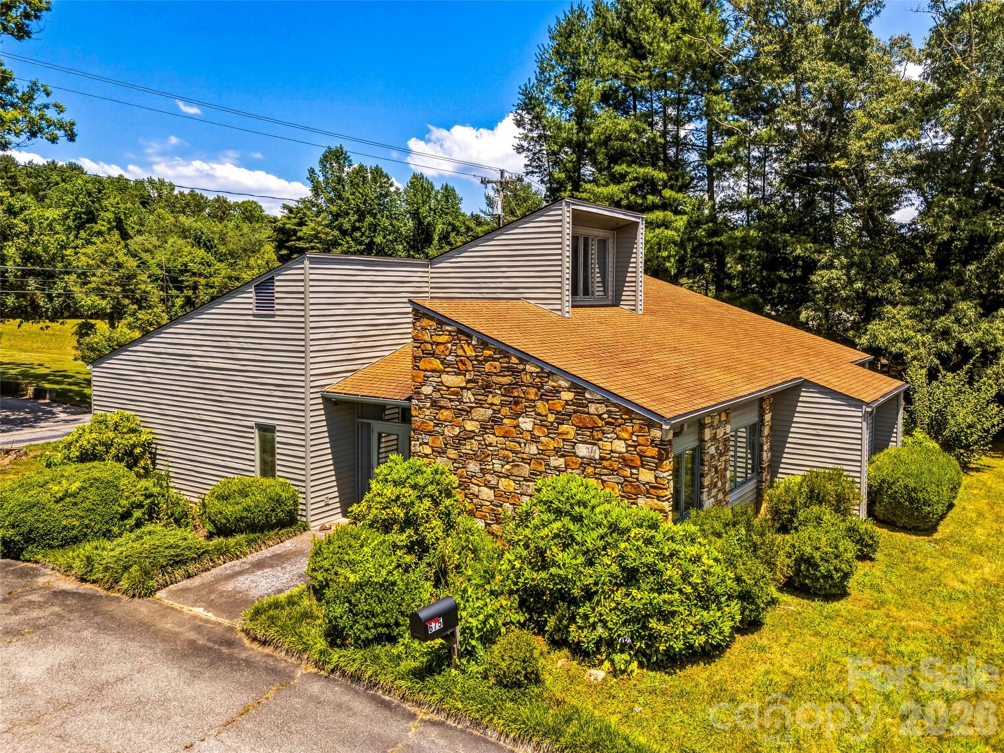 675 Hendersonville Highway