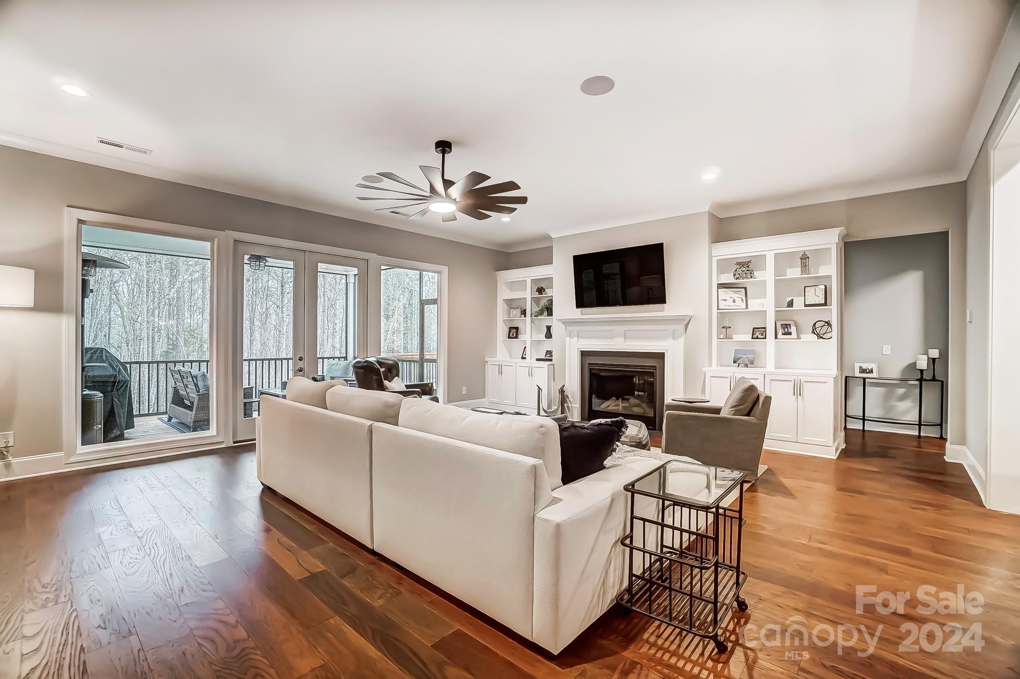 Harbor Oaks - Residential