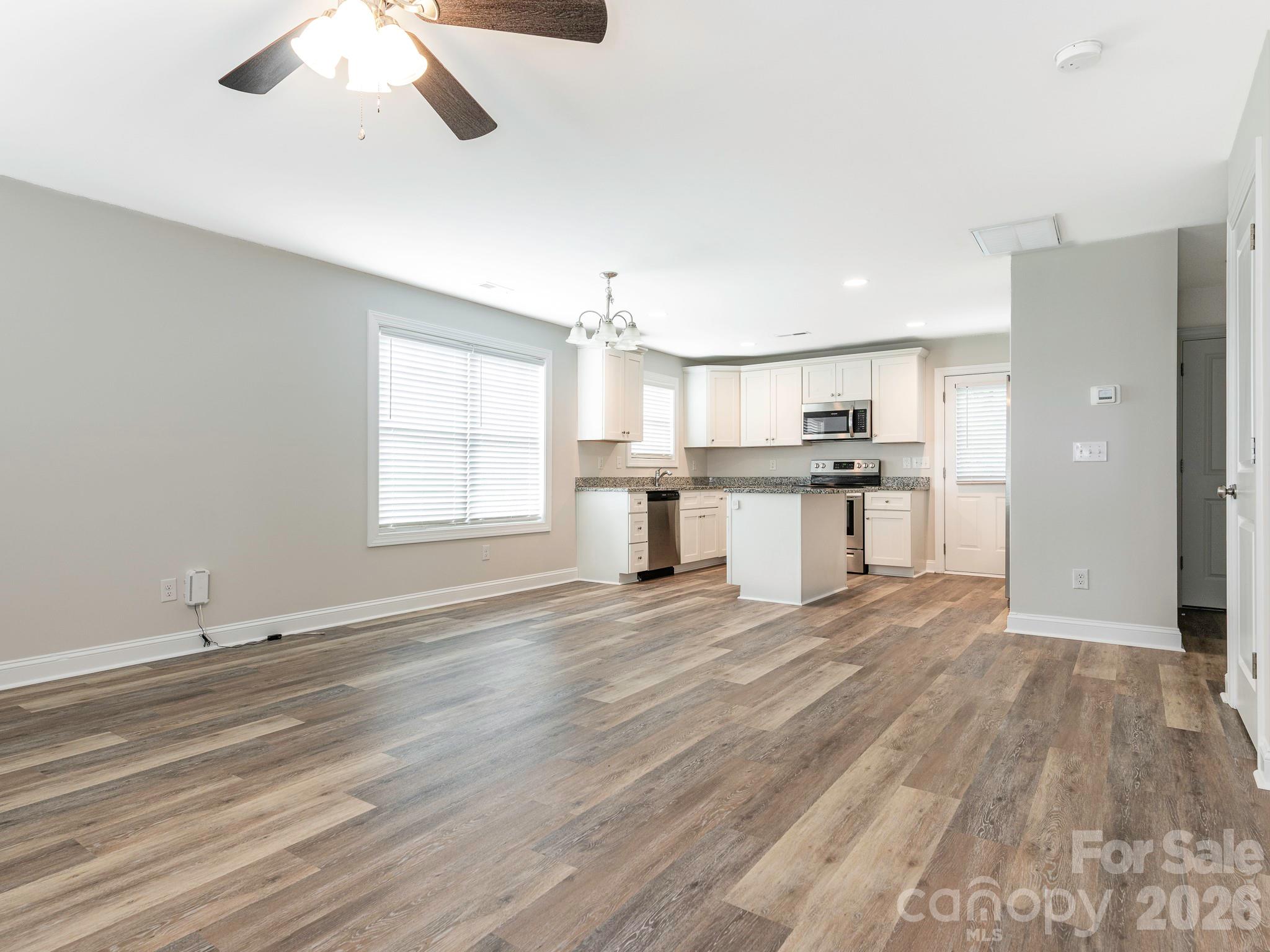 28 B Willowbrook Drive NW