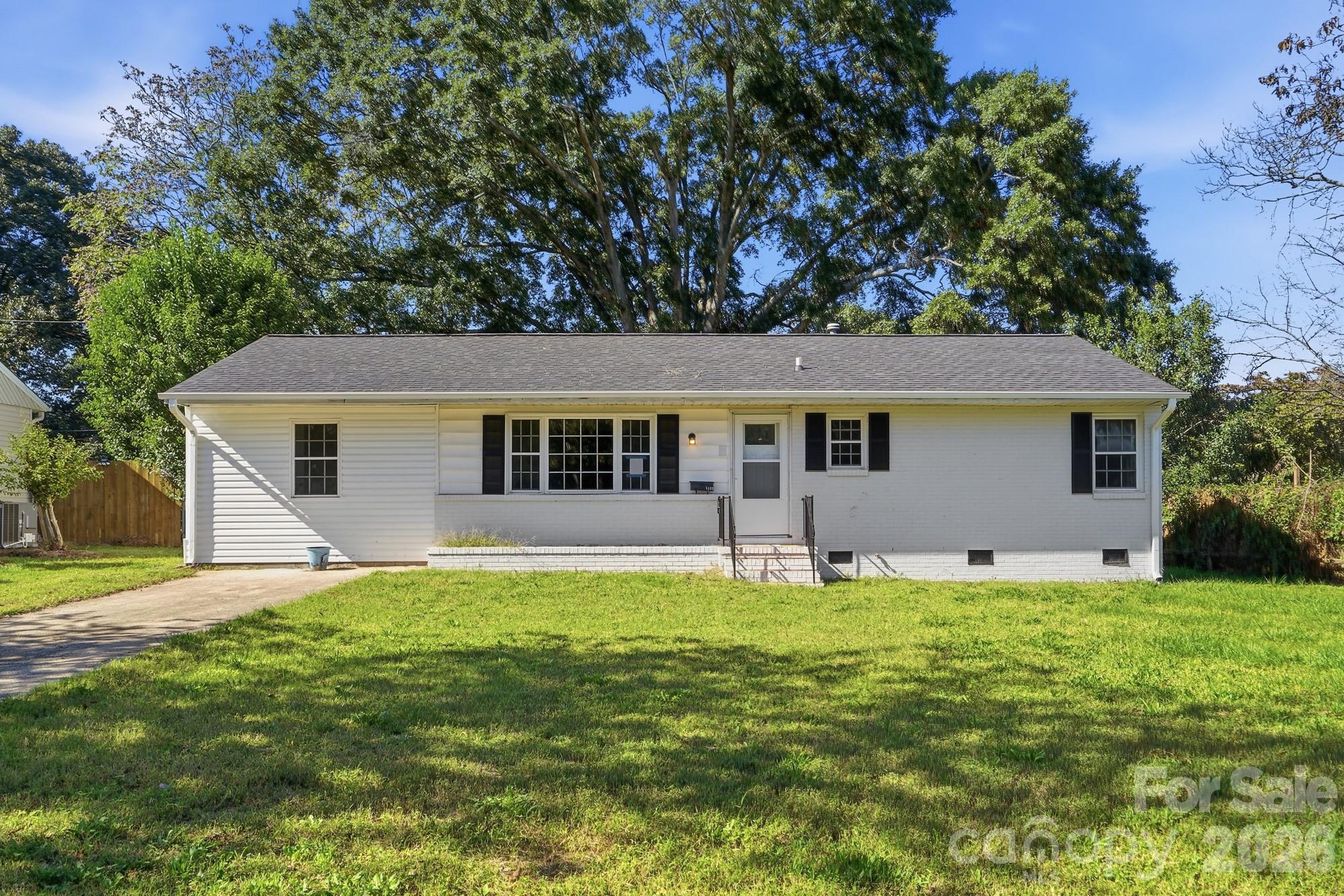 1122 E Park Drive