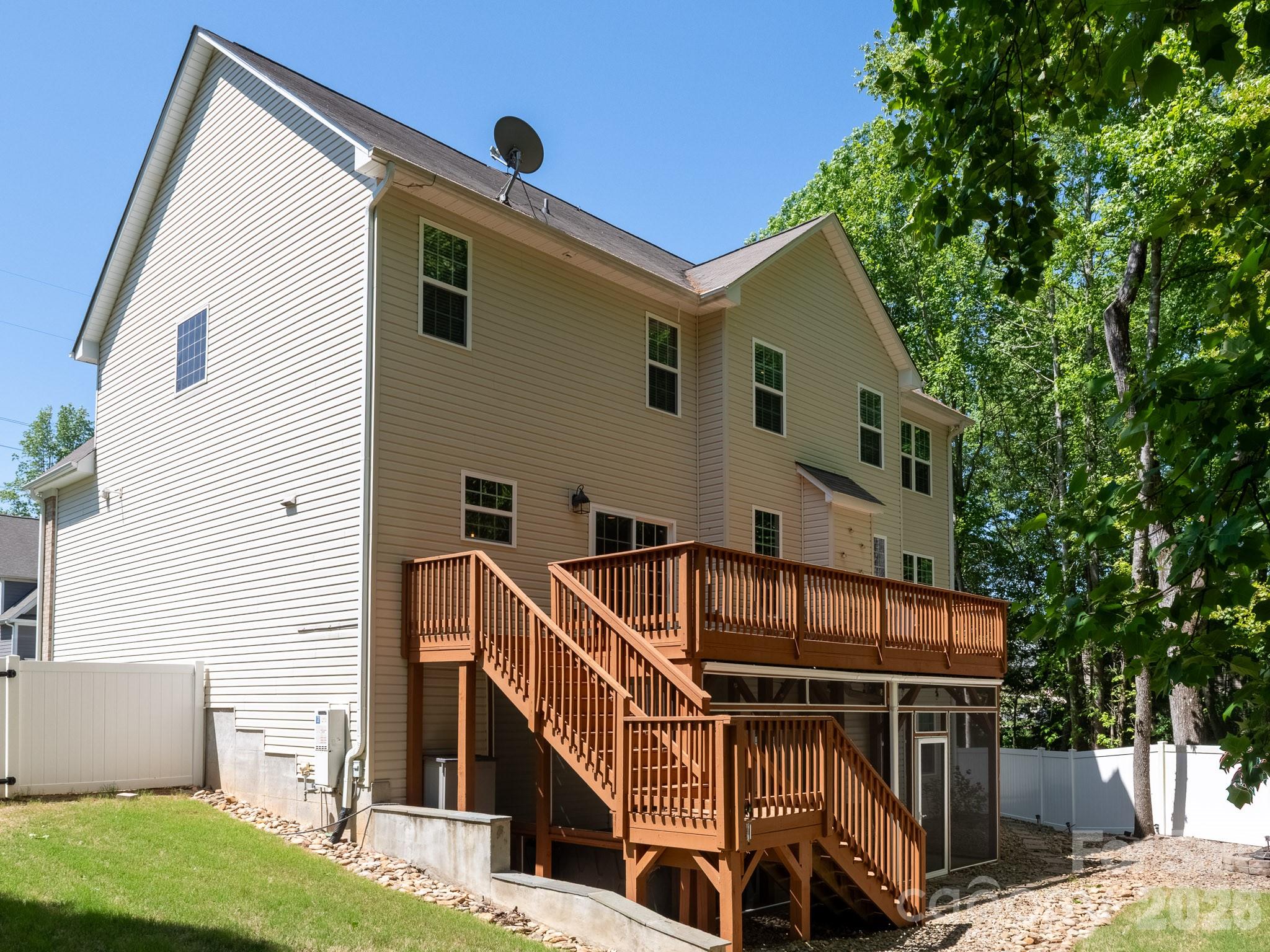 Gates At Waterside - Residential