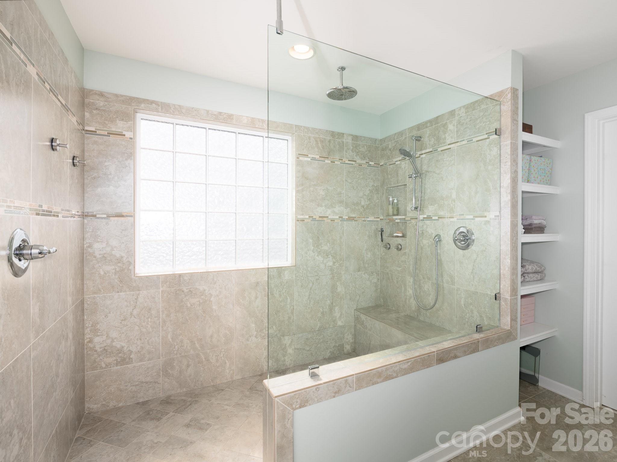 Gates At Waterside - Residential