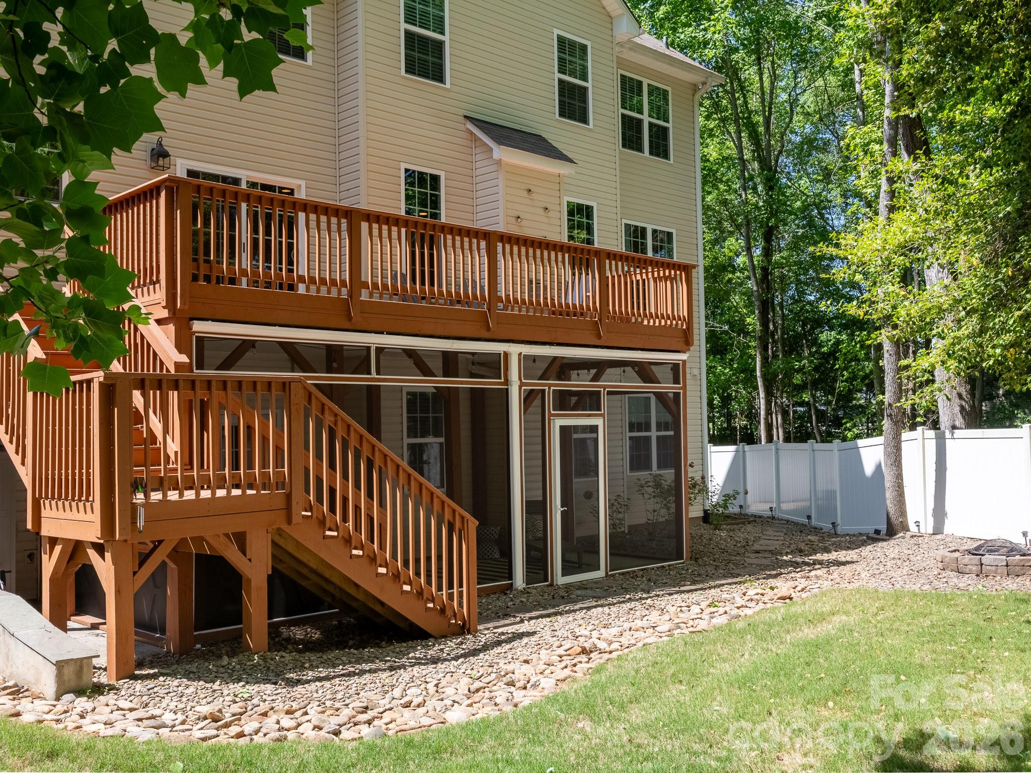 Gates At Waterside - Residential