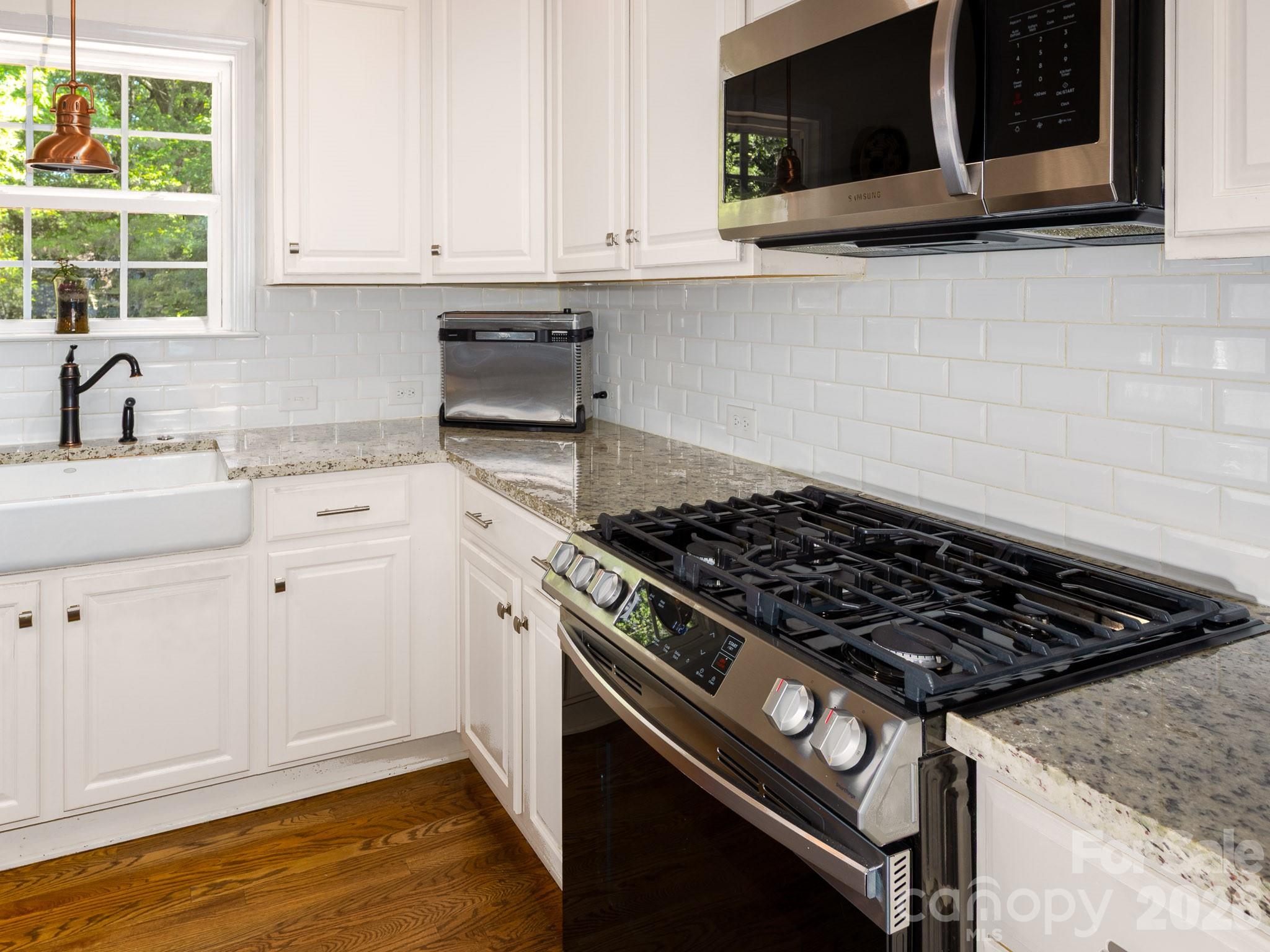 Gates At Waterside - Residential