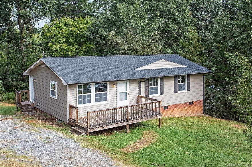 Hard to find granite in this price range!  Beautifully remodeled perfect starter home in great location near Crowders Mountain State Park.  Open floor plan, cul-de-sac lot with complete privacy in the back on one side.  All the work has been done; just move in!  Qualifies for USDA 100% financing!