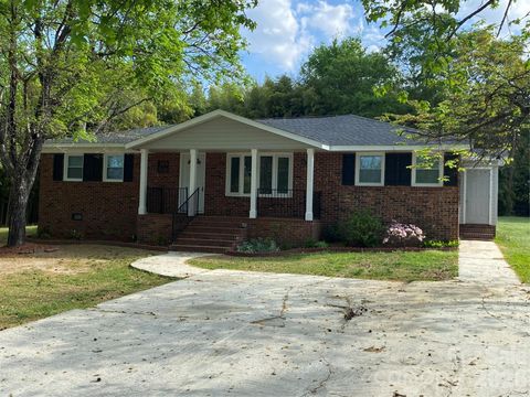 102 Mcdowell Street Great Falls SC 29055